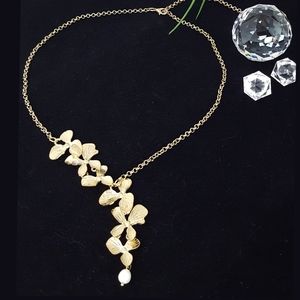 NEW🔥Flowing Linked Daisy Drop Pearl Gold Tone Chain Necklace